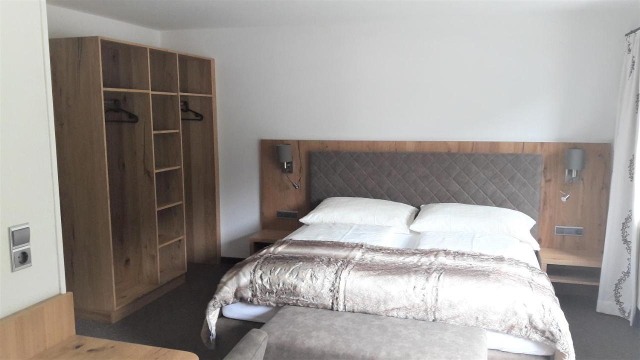 Hotel Garni Viktoria Sankt Anton am Arlberg Bagian luar foto