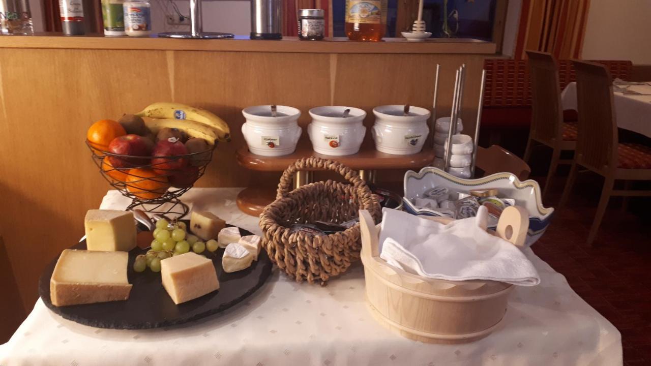 Hotel Garni Viktoria Sankt Anton am Arlberg Bagian luar foto