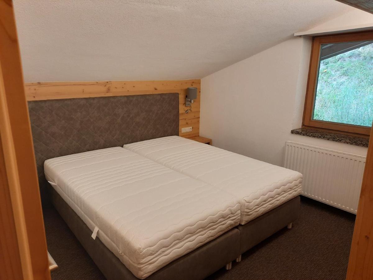 Hotel Garni Viktoria Sankt Anton am Arlberg Bagian luar foto