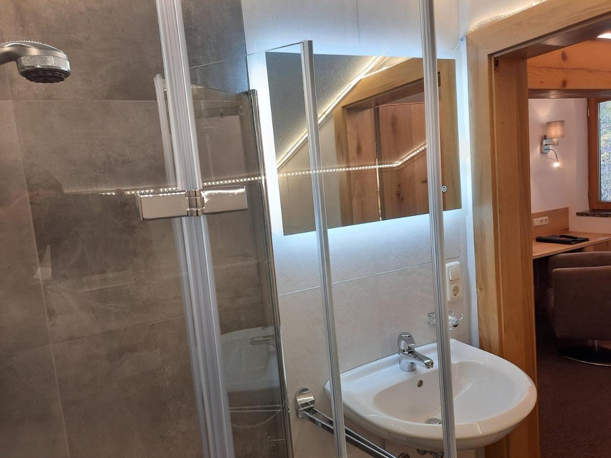 Hotel Garni Viktoria Sankt Anton am Arlberg Bagian luar foto