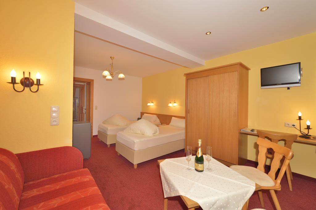 Hotel Garni Viktoria Sankt Anton am Arlberg Bagian luar foto