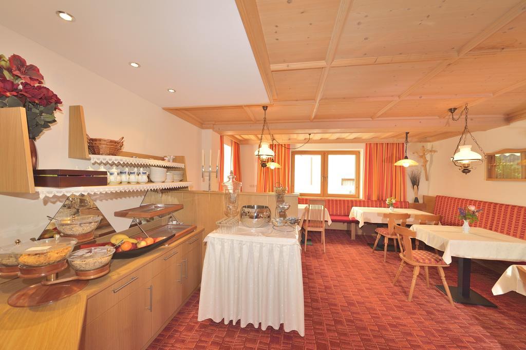 Hotel Garni Viktoria Sankt Anton am Arlberg Bagian luar foto